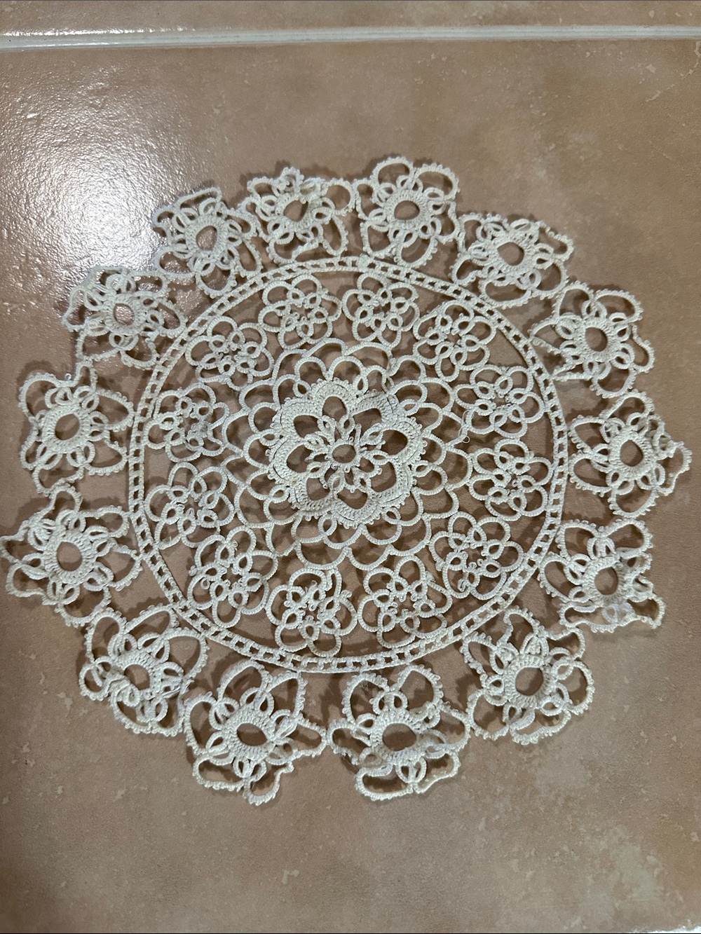 VTG Handmade Crochet Lace Doilies - Set of 2 in Ivory - Picture 3 of 4